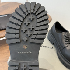 BALENCIAGA 巴黎世家 Hummer Lace-uP Bootie2026秋冬的系带乐福鞋 以其独特的魅力 BALENCIAGA 巴黎世家 Hummer Lace-uP Bootie2026秋冬的系带乐福鞋 以其独特的魅力