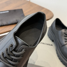 BALENCIAGA 巴黎世家 Hummer Lace-uP Bootie2026秋冬的系带乐福鞋 以其独特的魅力 BALENCIAGA 巴黎世家 Hummer Lace-uP Bootie2026秋冬的系带乐福鞋 以其独特的魅力
