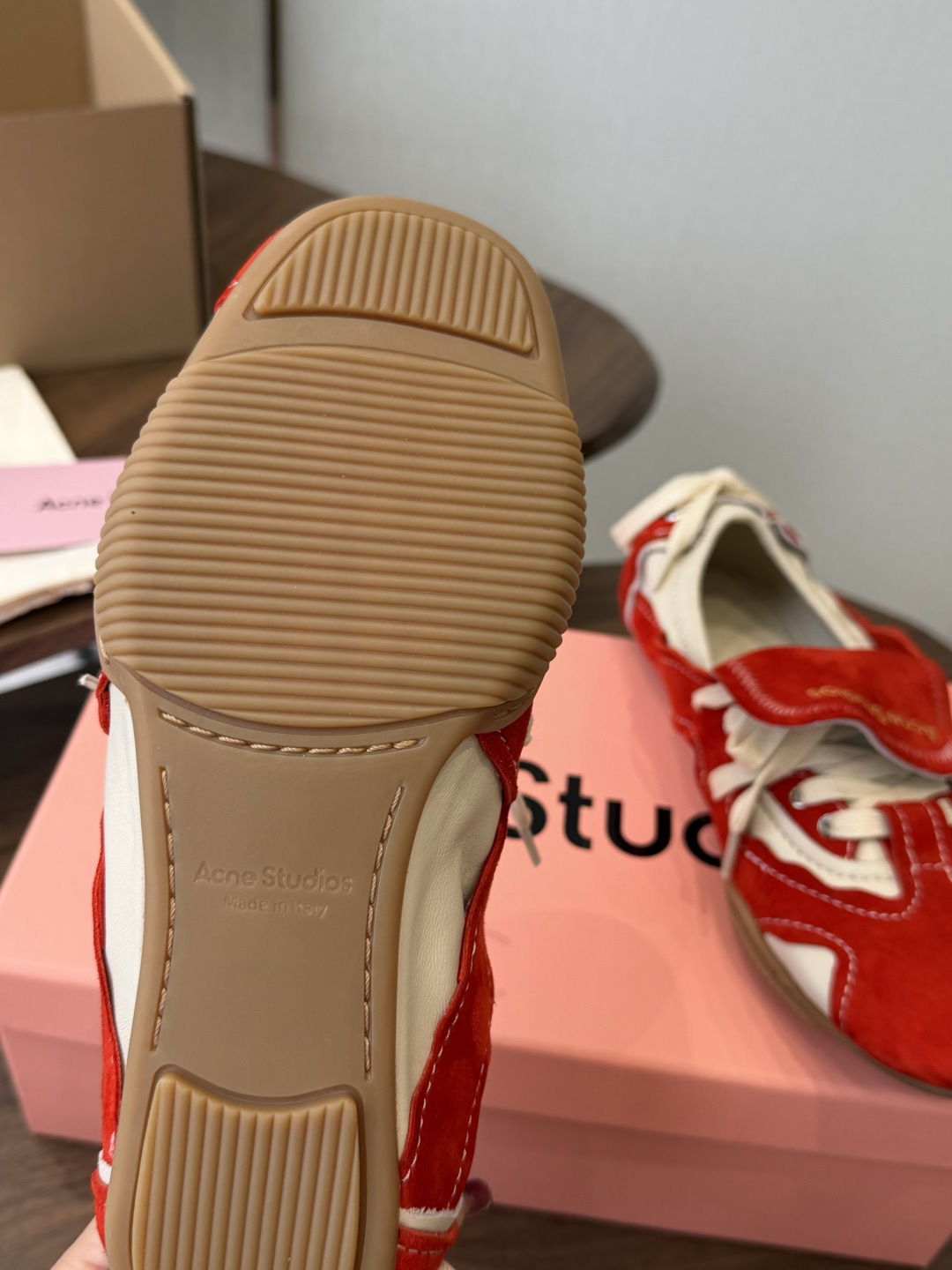 Acne Studios 25ss 春夏季新款走秀款芭蕾鞋 可以说每一双都是可以珍藏的鞋子 今年这款芭蕾鞋真的是太美了 