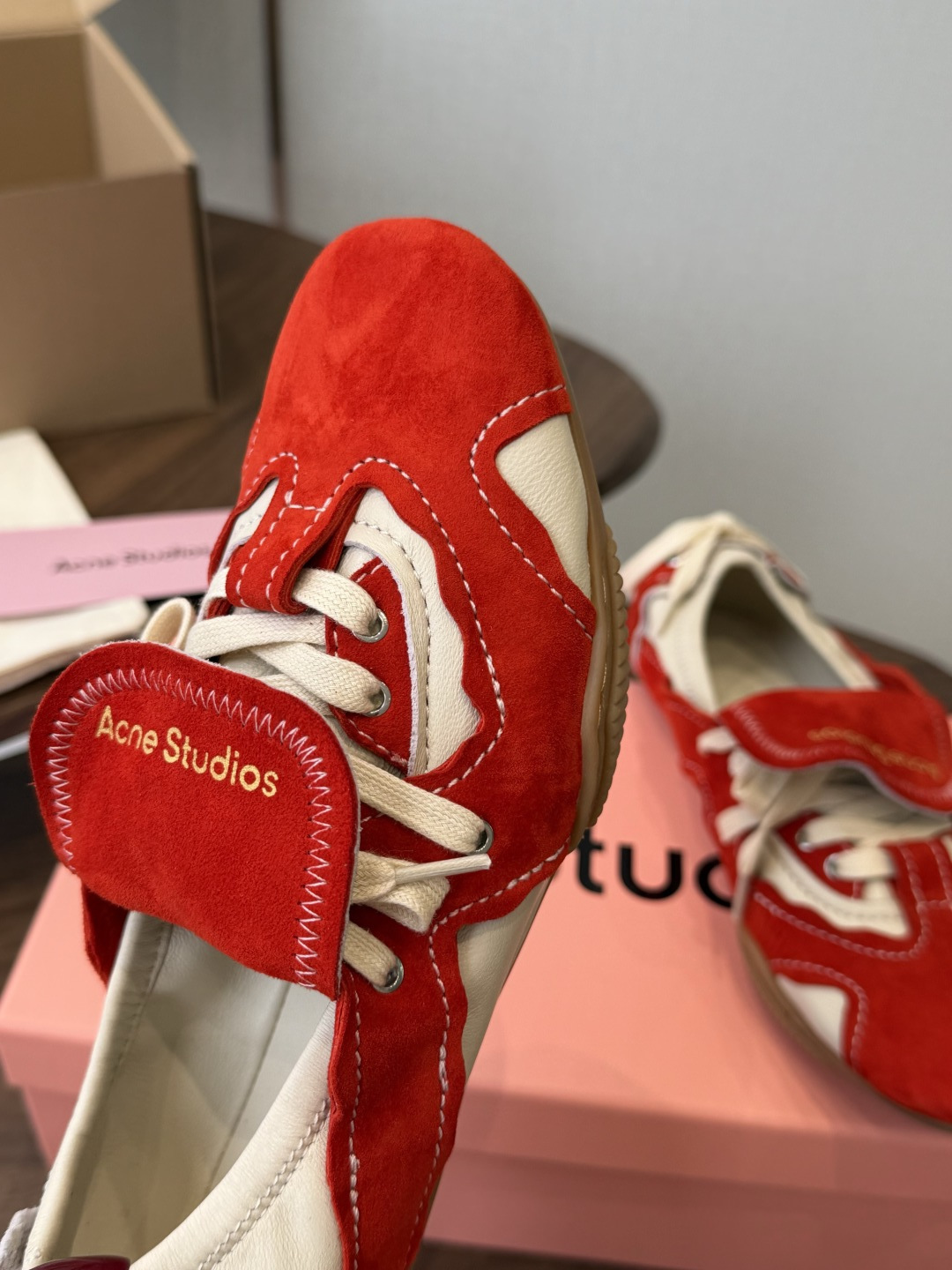 Acne Studios 25ss 春夏季新款走秀款芭蕾鞋 可以说每一双都是可以珍藏的鞋子 今年这款芭蕾鞋真的是太美了 