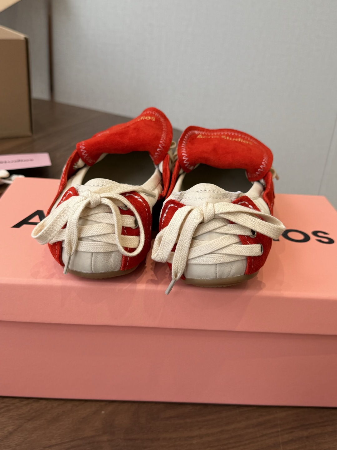 Acne Studios 25ss 春夏季新款走秀款芭蕾鞋 可以说每一双都是可以珍藏的鞋子 今年这款芭蕾鞋真的是太美了 