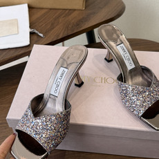 莞产水晶钻 拖鞋Jimmy Choo 26ss经典款 重逢惊艳 优雅邂逅 碰撞之美 时尚国外博主同款街拍推荐 造型大胆别 莞产水晶钻 拖鞋Jimmy Choo 26ss经典款 重逢惊艳 优雅邂逅 碰撞之美 时尚国外博主同款街拍推荐 造型大胆别