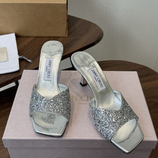 莞产水晶钻 拖鞋Jimmy Choo 26ss经典款 重逢惊艳 优雅邂逅 碰撞之美 时尚国外博主同款街拍推荐 造型大胆别 莞产水晶钻 拖鞋Jimmy Choo 26ss经典款 重逢惊艳 优雅邂逅 碰撞之美 时尚国外博主同款街拍推荐 造型大胆别