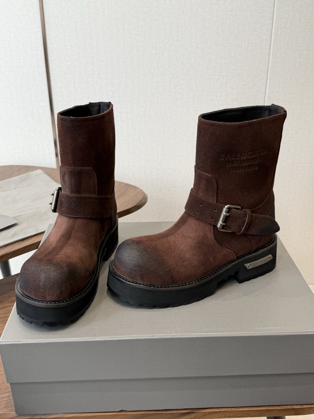 (脚偏瘦可选小一码) Balenciaga巴黎世家26FW毒液 战损靴 毒液靴 ~ 暗黑机能风!时尚宠儿大将!出门炸街 (脚偏瘦可选小一码) Balenciaga巴黎世家26FW毒液 战损靴 毒液靴 ~ 暗黑机能风!时尚宠儿大将!出门炸街