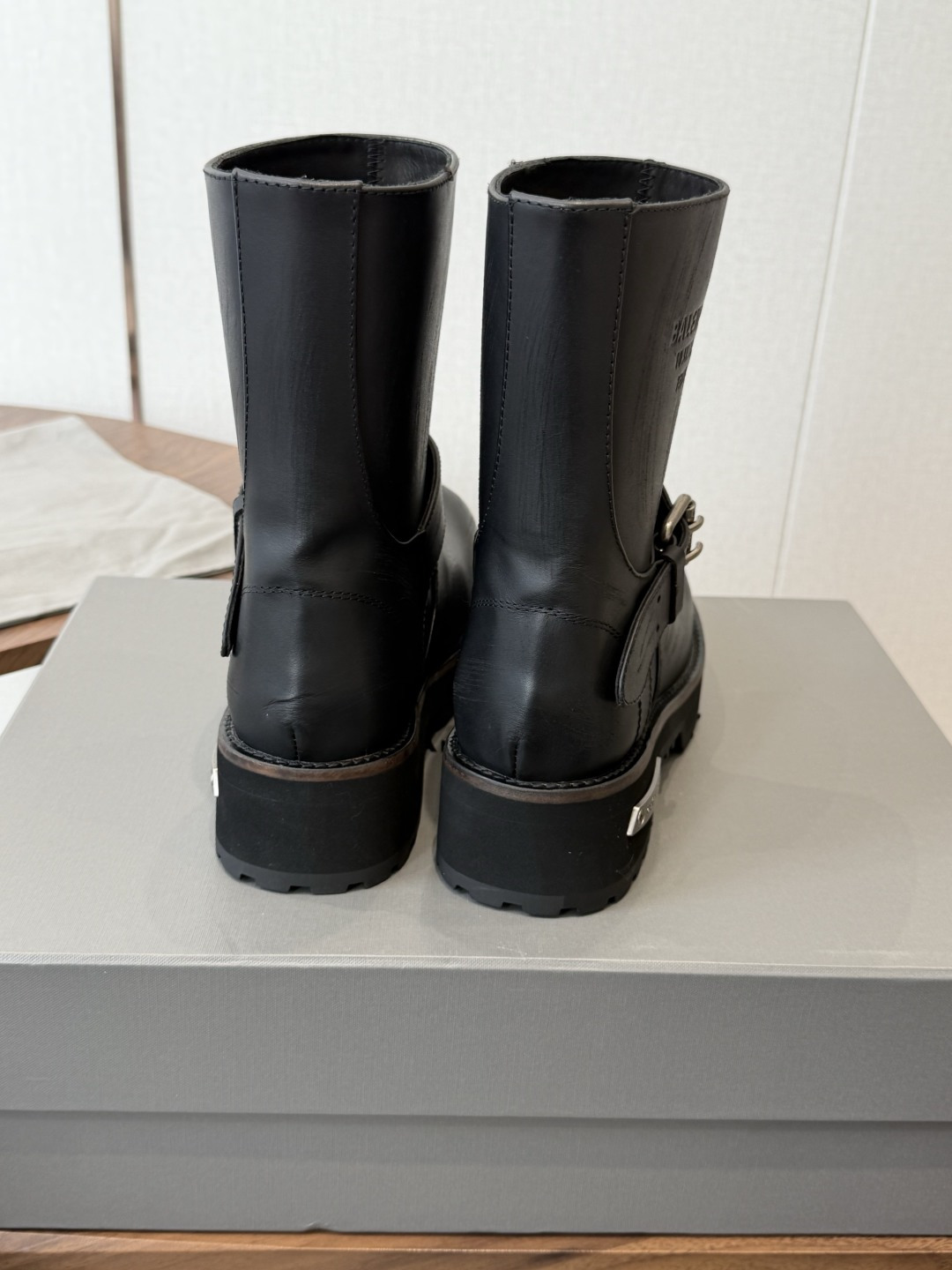 （脚偏瘦可选小一码） Balenciaga巴黎世家26FW毒液 战损靴 毒液靴  ～ 暗黑机能风！时尚宠儿大将！出门炸街
