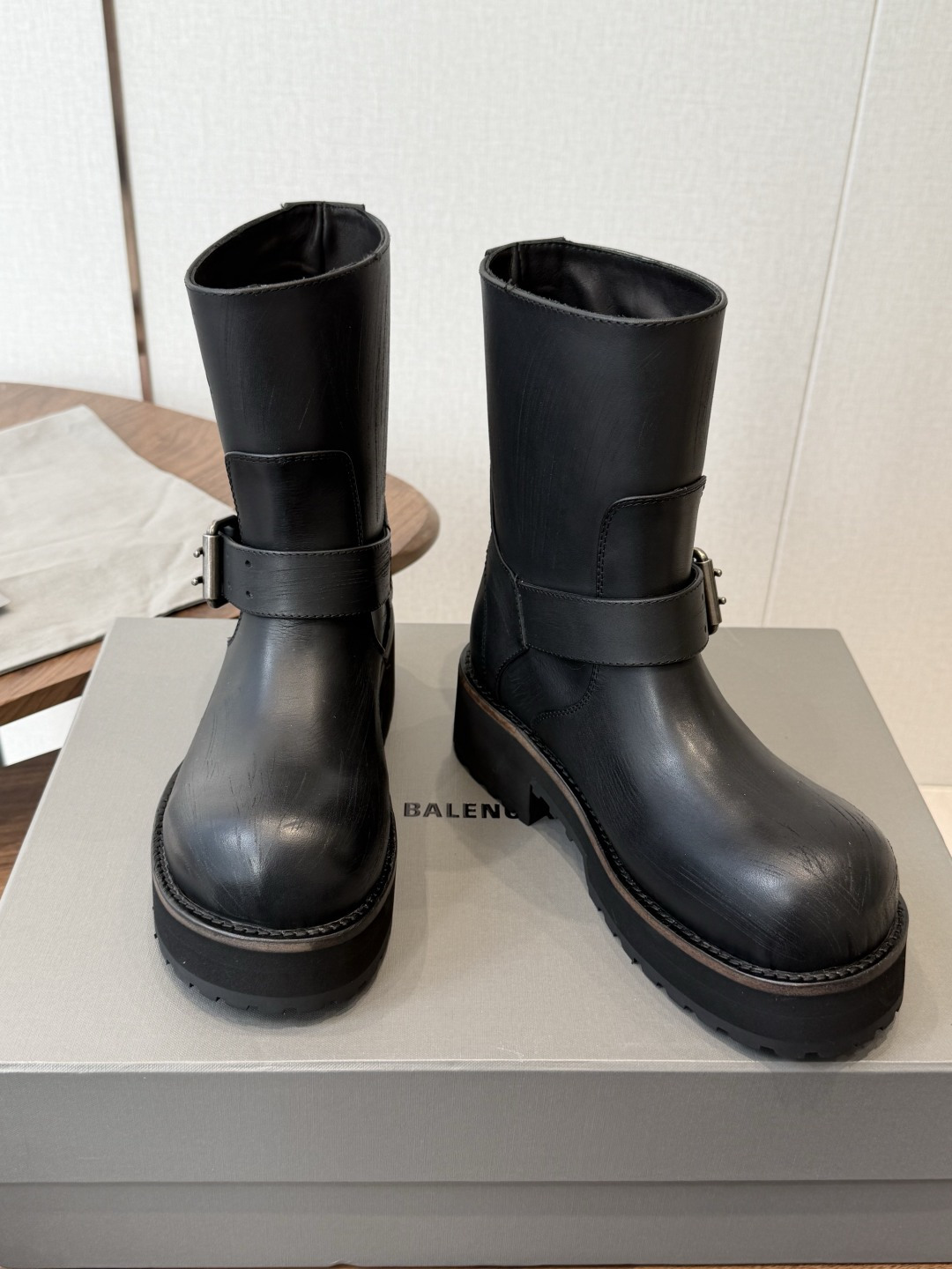 （脚偏瘦可选小一码） Balenciaga巴黎世家26FW毒液 战损靴 毒液靴  ～ 暗黑机能风！时尚宠儿大将！出门炸街