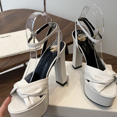 Saint Laurent 圣罗兰 2026春夏新款防水台恨太高交叉带气场高跟女鞋 YSL字母logo五金扣粗跟圆头露趾 Saint Laurent 圣罗兰 2026春夏新款防水台恨太高交叉带气场高跟女鞋 YSL字母logo五金扣粗跟圆头露趾