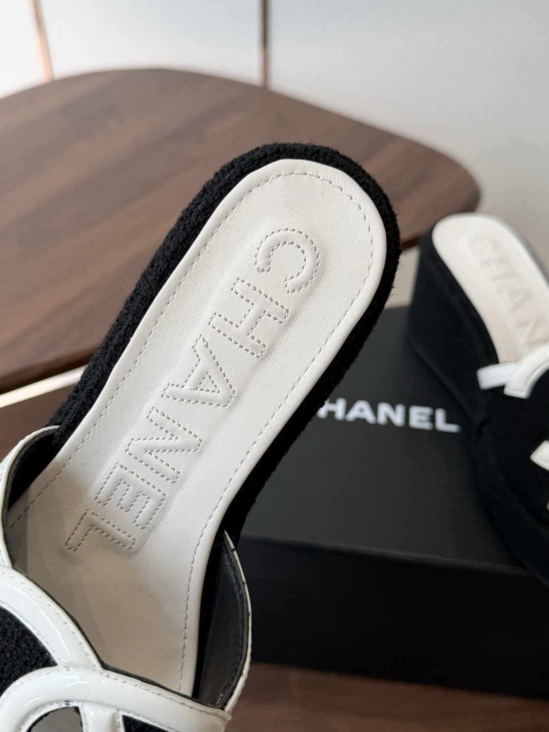 Chanel26ss新款厚底坡跟凉鞋 小个子最爱版 菱格厚底松糕凉鞋 夏天一定要入的拖鞋系列 可文艺可时髦 穿搭率实在太