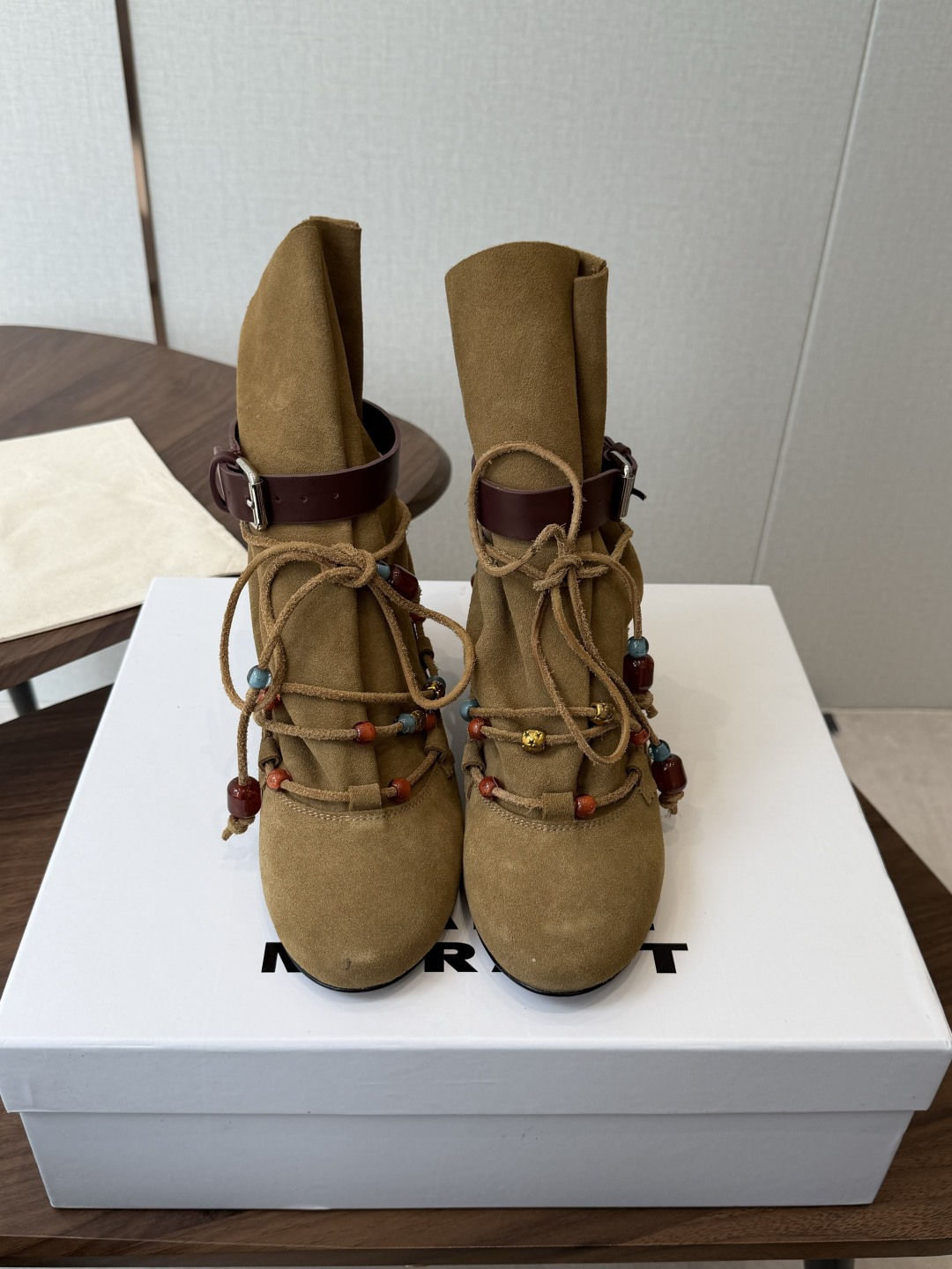 Isabel Marant 伊莎贝尔 26ss 少女感 一眼就心动 一脚蹬平底短靴 isabel marant Isabel Marant 伊莎贝尔 26ss 少女感 一眼就心动 一脚蹬平底短靴 isabel marant