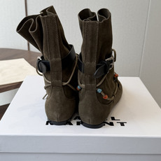 Isabel Marant 伊莎贝尔 26ss 少女感 一眼就心动 一脚蹬平底短靴 isabel marant Isabel Marant 伊莎贝尔 26ss 少女感 一眼就心动 一脚蹬平底短靴 isabel marant