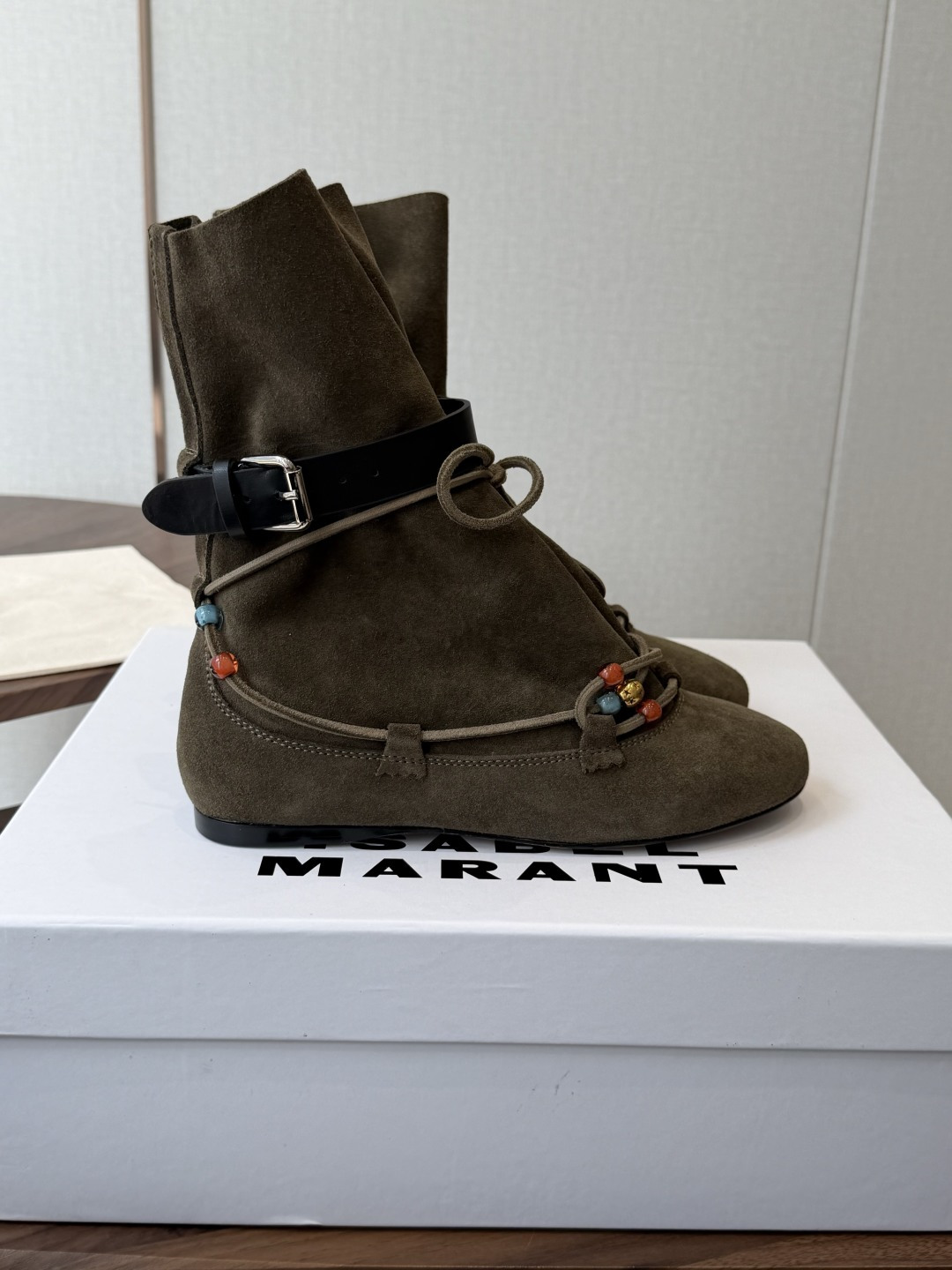 Isabel Marant 伊莎贝尔 26ss 少女感 一眼就心动 一脚蹬平底短靴 isabel marant Isabel Marant 伊莎贝尔 26ss 少女感 一眼就心动 一脚蹬平底短靴 isabel marant