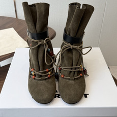 Isabel Marant 伊莎贝尔 26ss 少女感 一眼就心动 一脚蹬平底短靴 isabel marant Isabel Marant 伊莎贝尔 26ss 少女感 一眼就心动 一脚蹬平底短靴 isabel marant