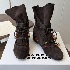 Isabel Marant 伊莎贝尔 26ss 少女感 一眼就心动 一脚蹬平底短靴 isabel marant Isabel Marant 伊莎贝尔 26ss 少女感 一眼就心动 一脚蹬平底短靴 isabel marant