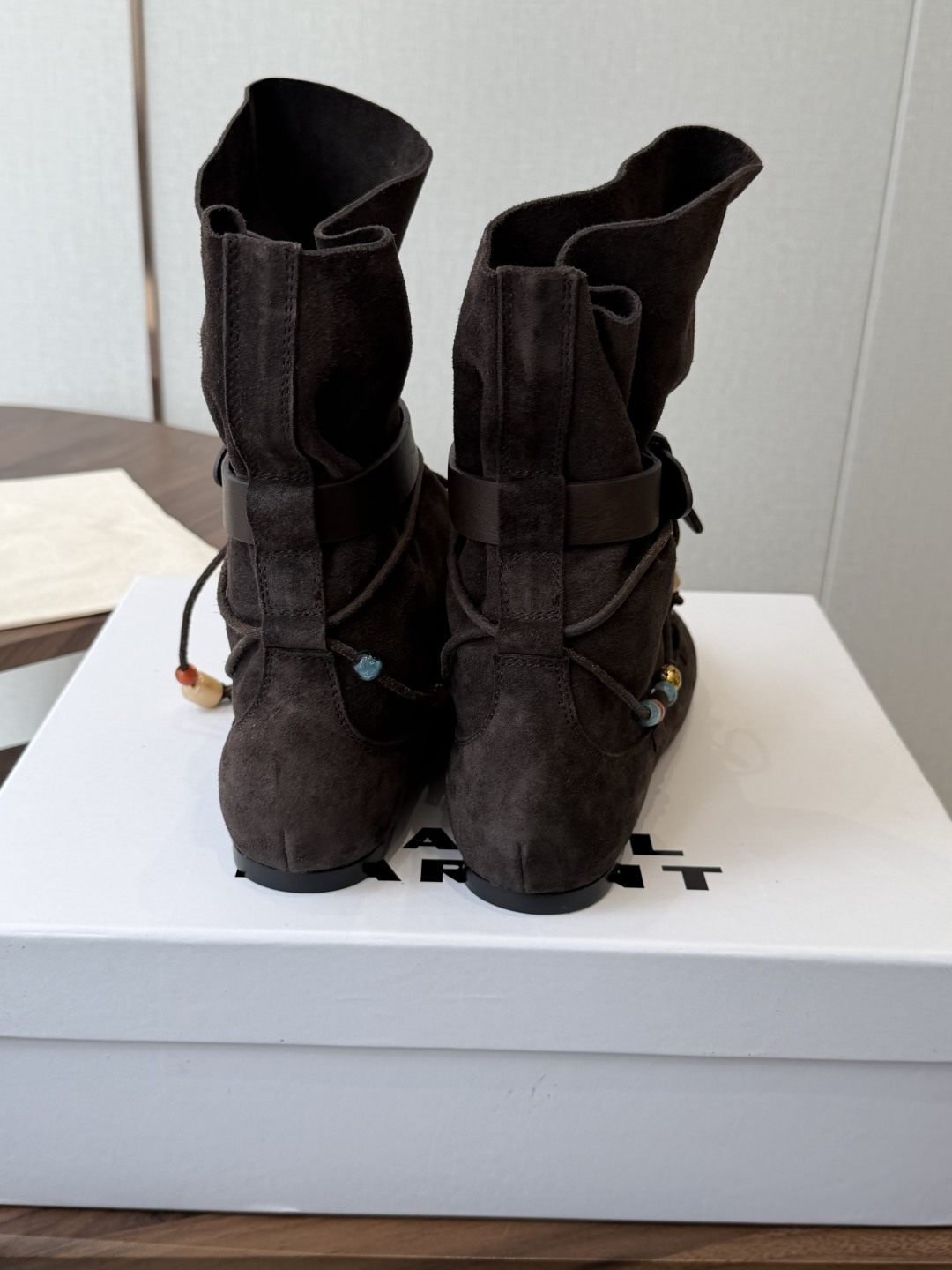 Isabel Marant 伊莎贝尔 26ss 少女感 一眼就心动 一脚蹬平底短靴 isabel marant Isabel Marant 伊莎贝尔 26ss 少女感 一眼就心动 一脚蹬平底短靴 isabel marant