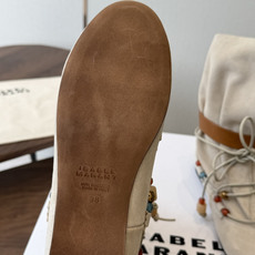 Isabel Marant 伊莎贝尔 26ss 少女感 一眼就心动 一脚蹬平底短靴 isabel marant Isabel Marant 伊莎贝尔 26ss 少女感 一眼就心动 一脚蹬平底短靴 isabel marant