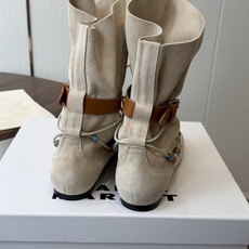 Isabel Marant 伊莎贝尔 26ss 少女感 一眼就心动 一脚蹬平底短靴 isabel marant Isabel Marant 伊莎贝尔 26ss 少女感 一眼就心动 一脚蹬平底短靴 isabel marant
