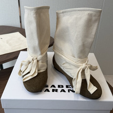 Isabel Marant 伊莎贝尔 26ss 少女感 一眼就心动 一脚蹬平底短靴 isabel marant Isabel Marant 伊莎贝尔 26ss 少女感 一眼就心动 一脚蹬平底短靴 isabel marant