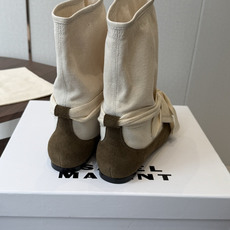 Isabel Marant 伊莎贝尔 26ss 少女感 一眼就心动 一脚蹬平底短靴 isabel marant Isabel Marant 伊莎贝尔 26ss 少女感 一眼就心动 一脚蹬平底短靴 isabel marant