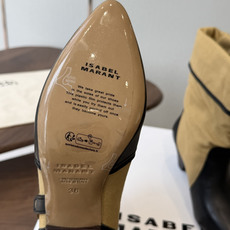 Isabel Marant 伊莎贝尔 26ss 少女感 一眼就心动 一脚蹬平底短靴 isabel marant Isabel Marant 伊莎贝尔 26ss 少女感 一眼就心动 一脚蹬平底短靴 isabel marant