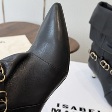 Isabel Marant 伊莎贝尔 26ss 少女感 一眼就心动 一脚蹬平底短靴 isabel marant Isabel Marant 伊莎贝尔 26ss 少女感 一眼就心动 一脚蹬平底短靴 isabel marant
