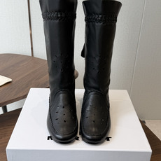 Isabel Marant 伊莎贝尔 26ss 少女感 一眼就心动 一脚蹬平底短靴 isabel marant Isabel Marant 伊莎贝尔 26ss 少女感 一眼就心动 一脚蹬平底短靴 isabel marant