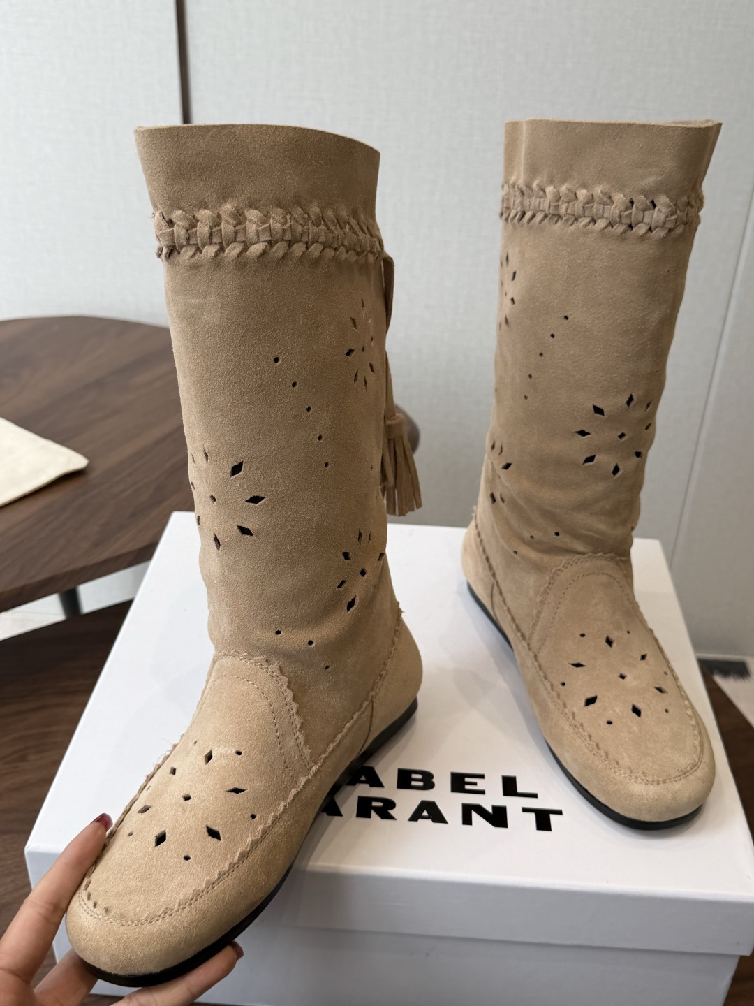 Isabel Marant 伊莎贝尔 26ss 少女感 一眼就心动 一脚蹬平底短靴 isabel marant Isabel Marant 伊莎贝尔 26ss 少女感 一眼就心动 一脚蹬平底短靴 isabel marant