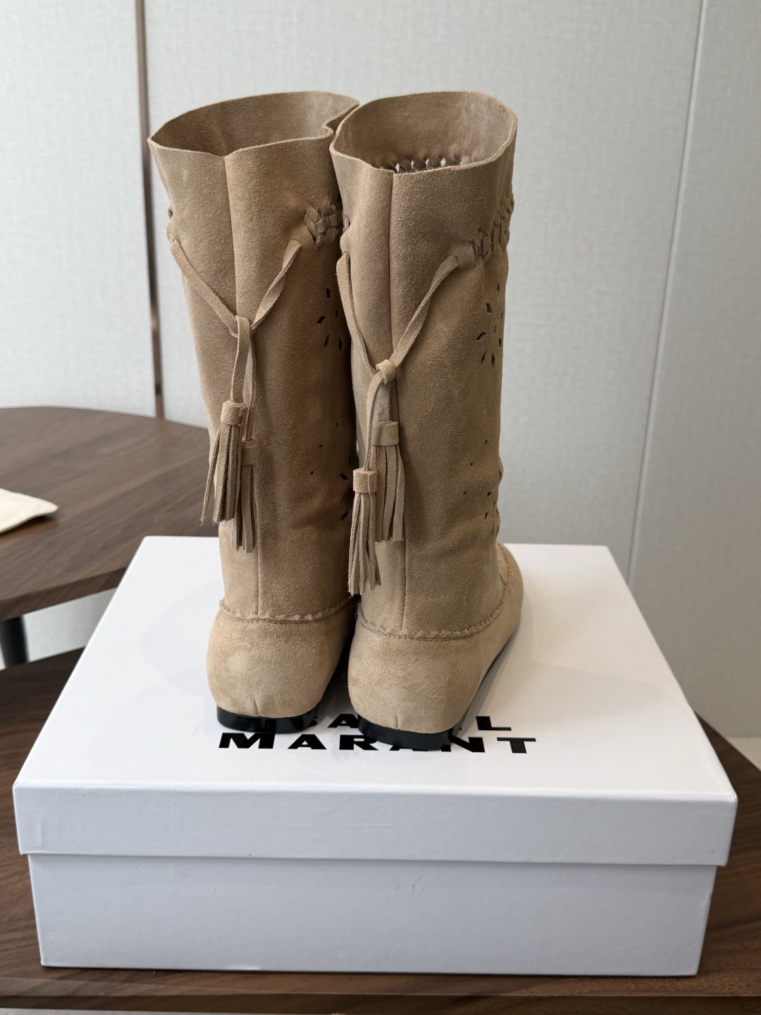 Isabel Marant 伊莎贝尔 26ss 少女感 一眼就心动 一脚蹬平底短靴 isabel marant Isabel Marant 伊莎贝尔 26ss 少女感 一眼就心动 一脚蹬平底短靴 isabel marant