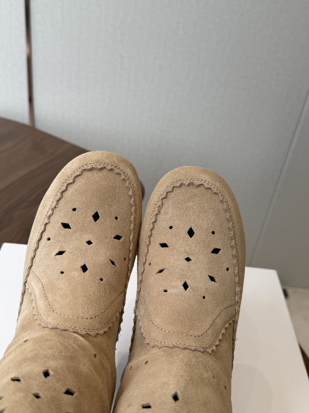 Isabel Marant 伊莎贝尔 26ss 少女感 一眼就心动 一脚蹬平底短靴 isabel marant Isabel Marant 伊莎贝尔 26ss 少女感 一眼就心动 一脚蹬平底短靴 isabel marant