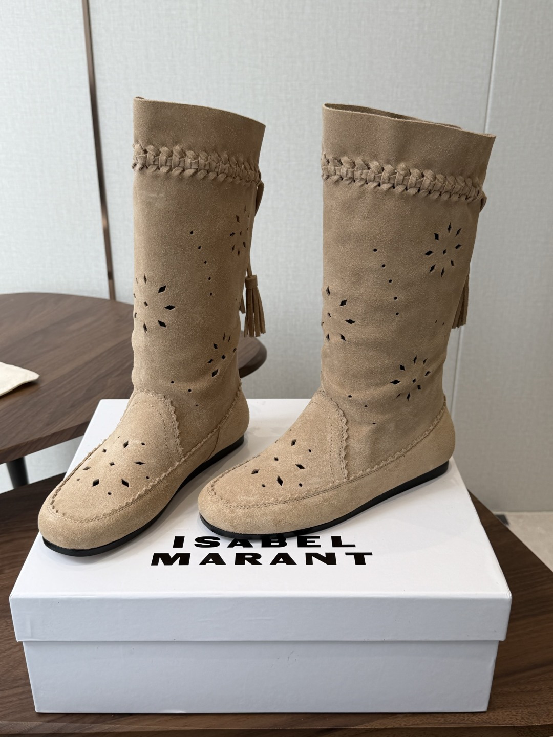 Isabel Marant 伊莎贝尔 26ss 少女感 一眼就心动 一脚蹬平底短靴 isabel marant Isabel Marant 伊莎贝尔 26ss 少女感 一眼就心动 一脚蹬平底短靴 isabel marant