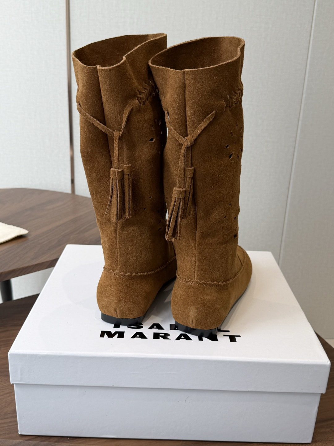 Isabel Marant 伊莎贝尔 26ss 少女感 一眼就心动 一脚蹬平底短靴 isabel marant Isabel Marant 伊莎贝尔 26ss 少女感 一眼就心动 一脚蹬平底短靴 isabel marant