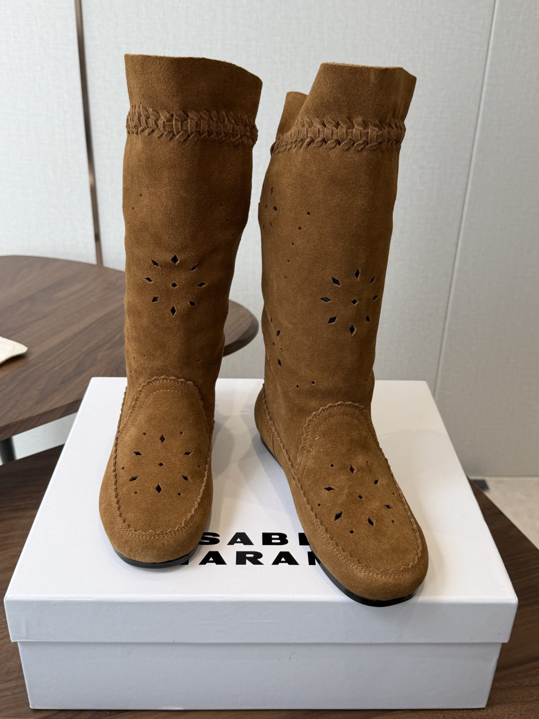 Isabel Marant 伊莎贝尔 26ss 少女感 一眼就心动 一脚蹬平底短靴 isabel marant Isabel Marant 伊莎贝尔 26ss 少女感 一眼就心动 一脚蹬平底短靴 isabel marant