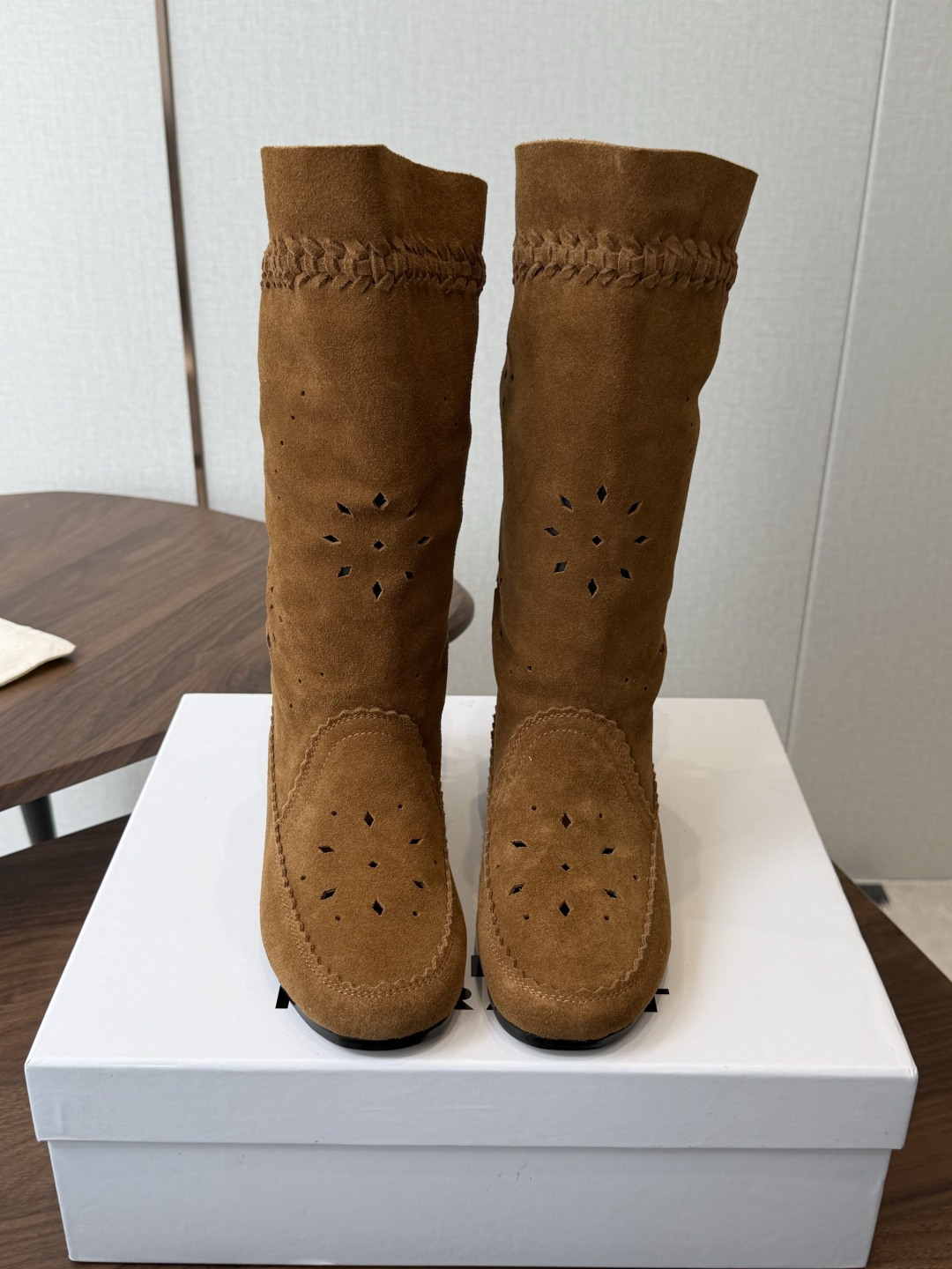 Isabel Marant  伊莎贝尔 26ss 少女感  一眼就心动 一脚蹬平底短靴  isabel marant  