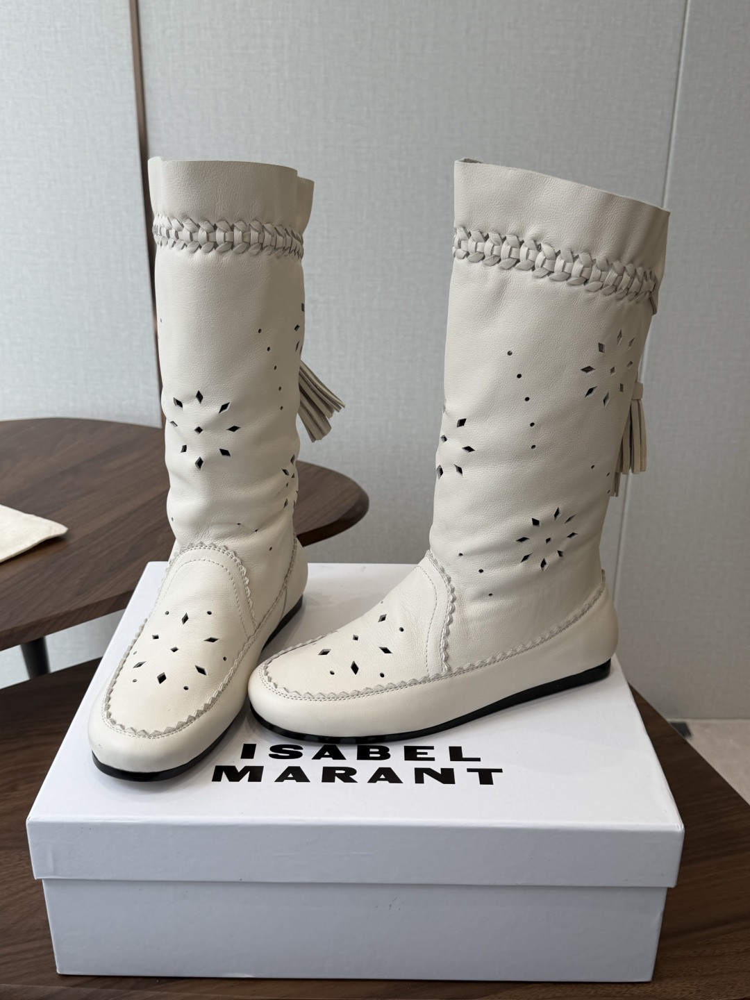 Isabel Marant  伊莎贝尔 26ss 少女感  一眼就心动 一脚蹬平底短靴  isabel marant  