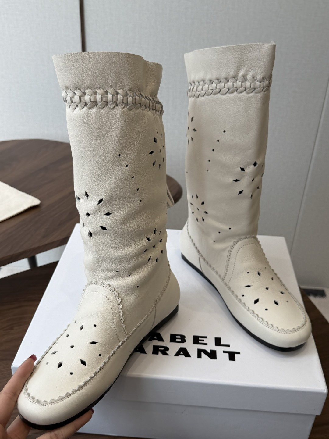 Isabel Marant  伊莎贝尔 26ss 少女感  一眼就心动 一脚蹬平底短靴  isabel marant  