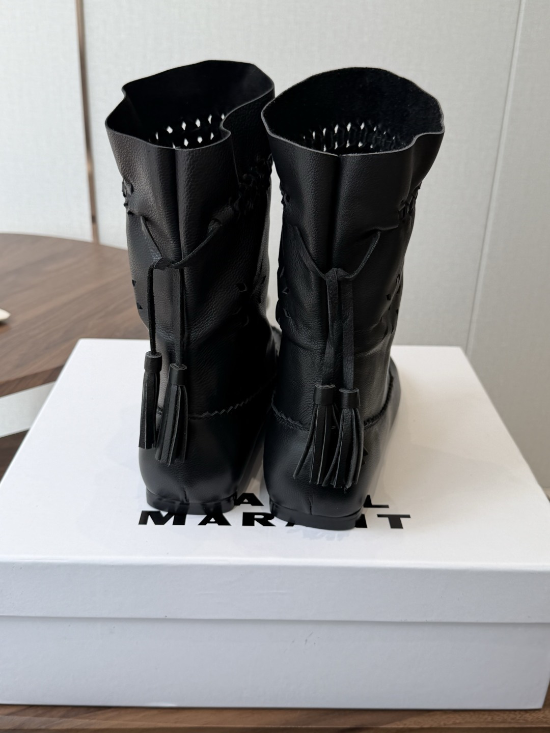 Isabel Marant 伊莎贝尔 26ss 少女感 一眼就心动 一脚蹬平底短靴 isabel marant Isabel Marant 伊莎贝尔 26ss 少女感 一眼就心动 一脚蹬平底短靴 isabel marant