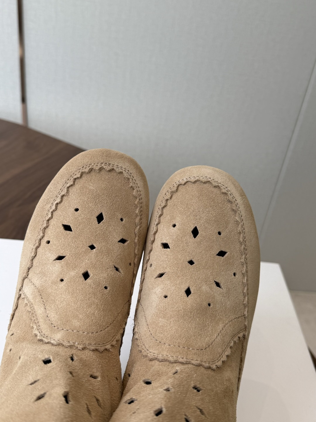 Isabel Marant  伊莎贝尔 26ss 少女感  一眼就心动 一脚蹬平底短靴  isabel marant  