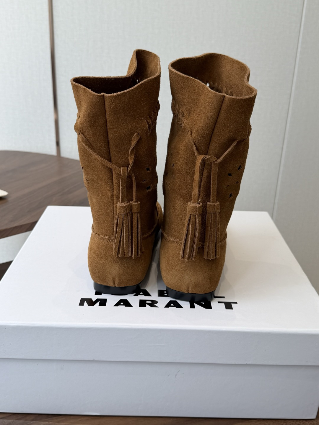 Isabel Marant  伊莎贝尔 26ss 少女感  一眼就心动 一脚蹬平底短靴  isabel marant  