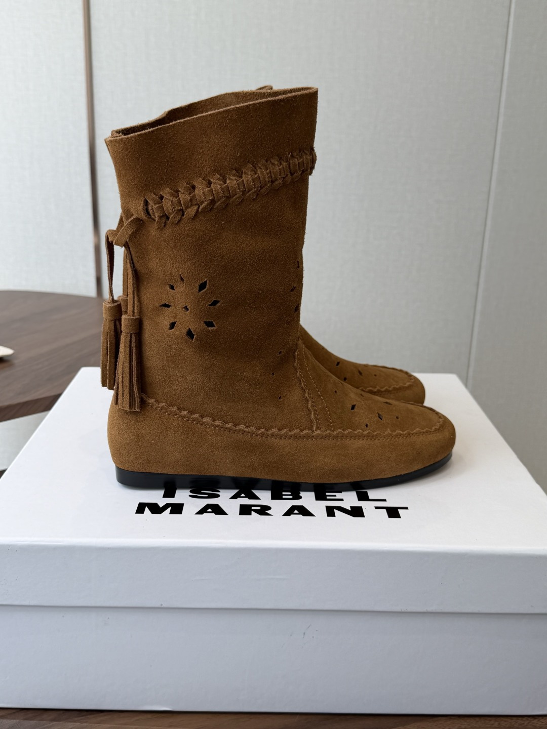 Isabel Marant  伊莎贝尔 26ss 少女感  一眼就心动 一脚蹬平底短靴  isabel marant  