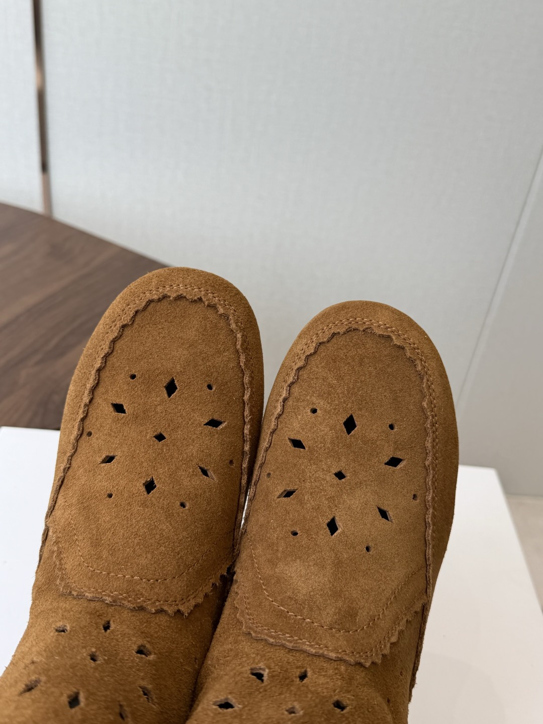 Isabel Marant  伊莎贝尔 26ss 少女感  一眼就心动 一脚蹬平底短靴  isabel marant  