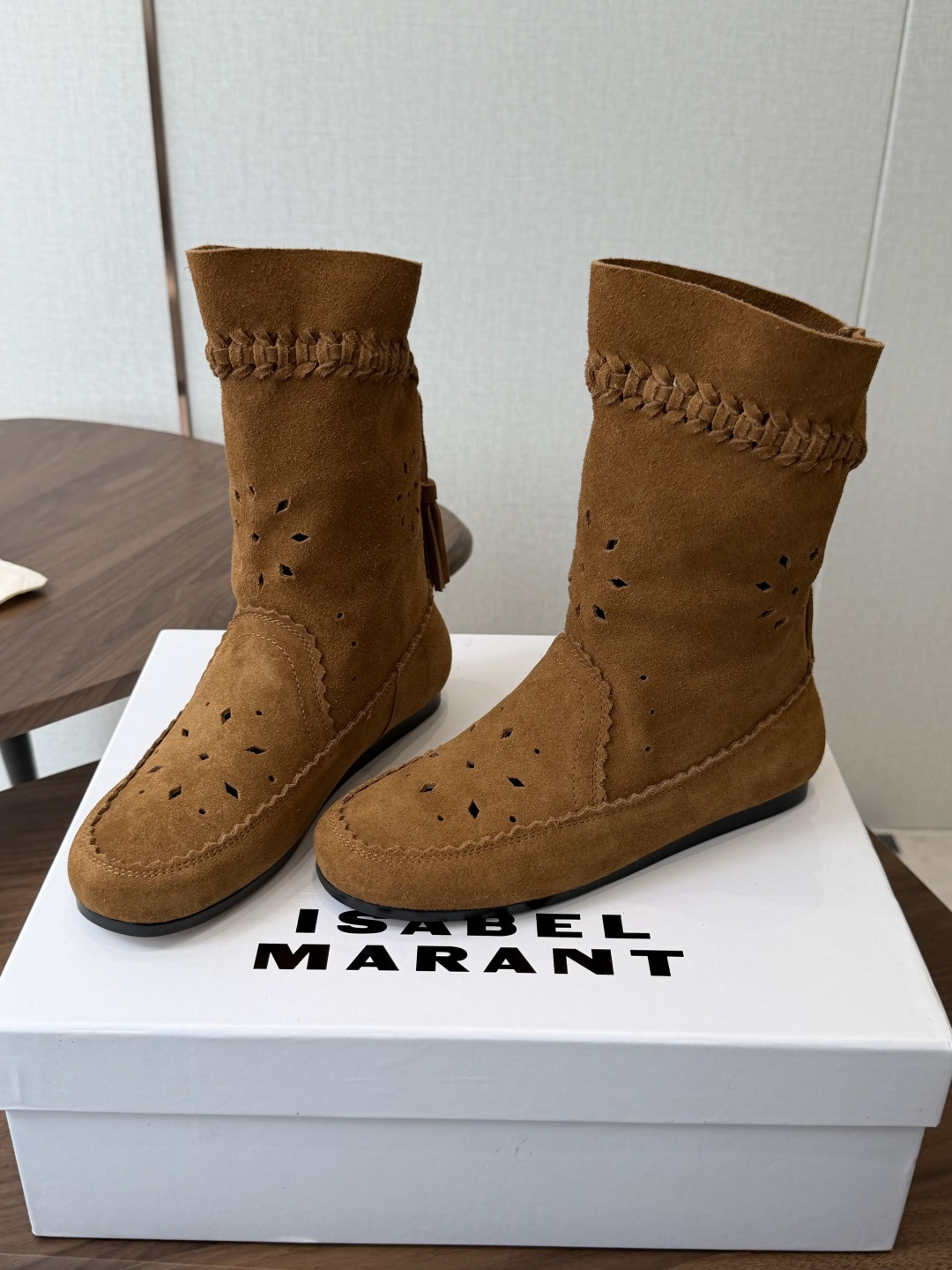 Isabel Marant  伊莎贝尔 26ss 少女感  一眼就心动 一脚蹬平底短靴  isabel marant  
