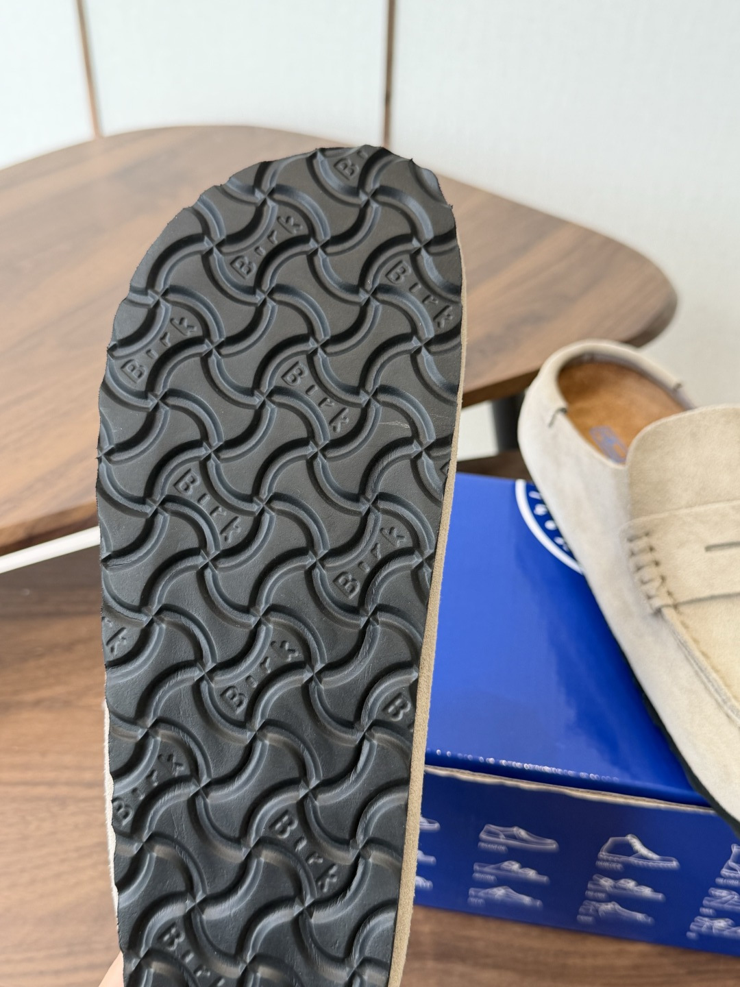 Birkenstock 26ss 新款 勃肯 情侣款 包头拖 这个品牌刚出我就心动了 代购找很久才买到货，真的一鞋难求，