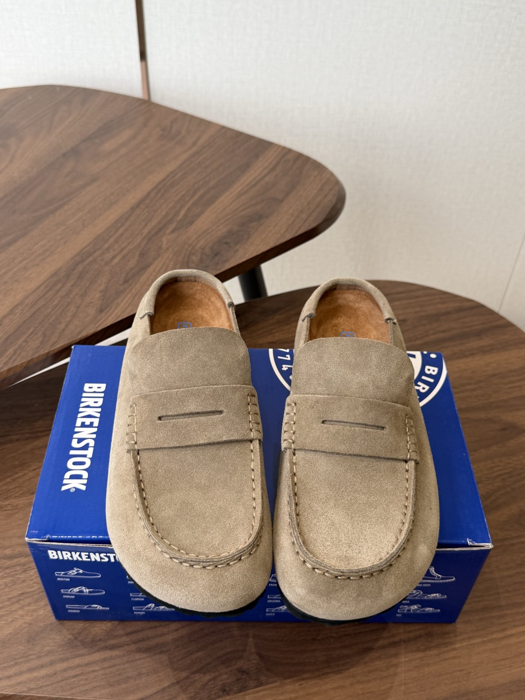 Birkenstock 26ss 新款 勃肯 情侣款 包头拖 这个品牌刚出我就心动了 代购找很久才买到货，真的一鞋难求，