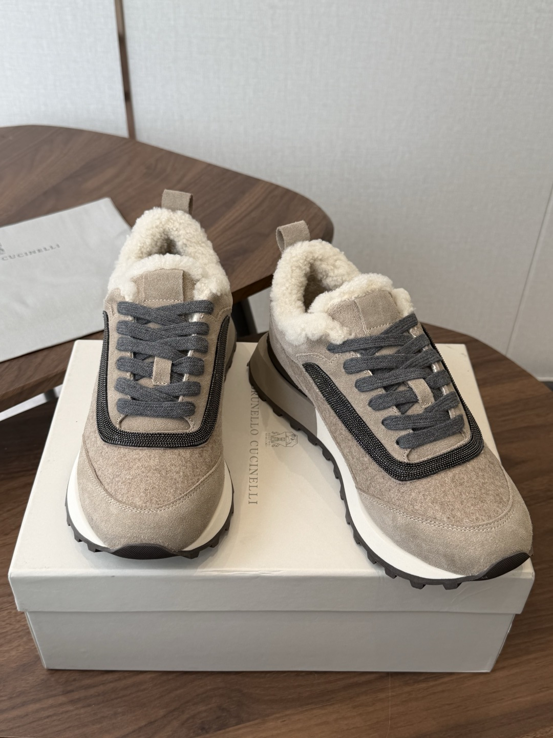 Brunello Cucinelli 26ss最新 Bc 系带 羊毛休闲鞋 鞋面进口麂皮/进口牛皮 内里进口羊毛/羊 Brunello Cucinelli 26ss最新 Bc 系带 羊毛休闲鞋 鞋面进口麂皮/进口牛皮 内里进口羊毛/羊
