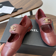 CHANEL 香奈儿 26ss 圆头 金属扣玛丽珍 单鞋 第一眼看上就被种草了根据天气变化自由穿搭!套上袜套春夏秒变可 CHANEL 香奈儿 26ss 圆头 金属扣玛丽珍 单鞋 第一眼看上就被种草了根据天气变化自由穿搭!套上袜套春夏秒变可