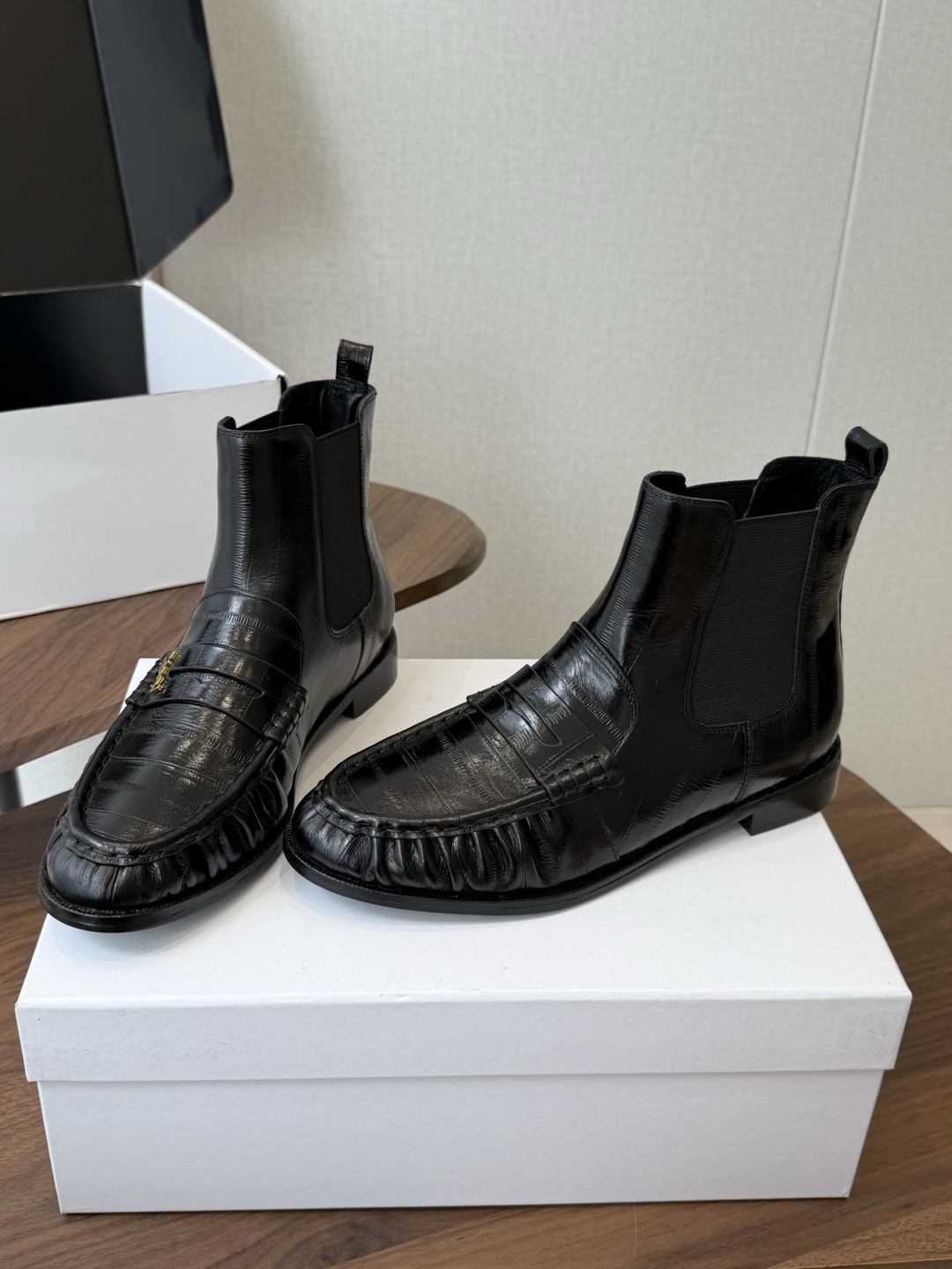 (⚠️官网同步✈️盒包装) YSL Yves Saint Laurent (杨树林)大爆款情侣 樂福鞋小牛皮制造 平 (⚠️官网同步✈️盒包装) YSL Yves Saint Laurent (杨树林)大爆款情侣 樂福鞋小牛皮制造 平