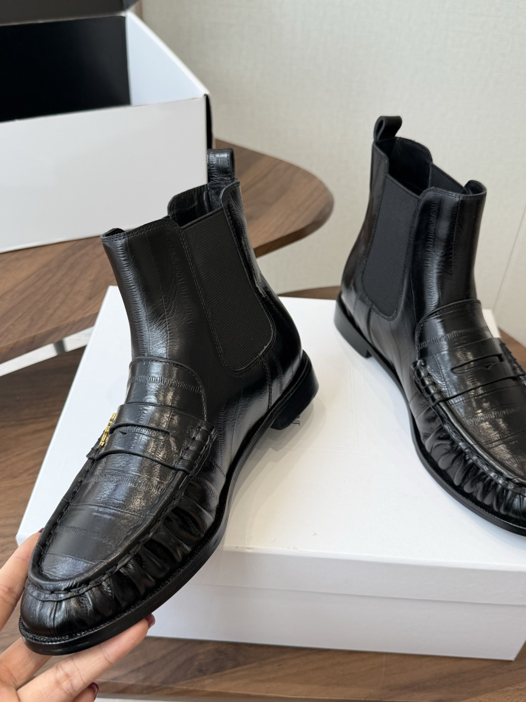 (⚠️官网同步✈️盒包装) YSL Yves Saint Laurent (杨树林)大爆款情侣 樂福鞋小牛皮制造 平 (⚠️官网同步✈️盒包装) YSL Yves Saint Laurent (杨树林)大爆款情侣 樂福鞋小牛皮制造 平