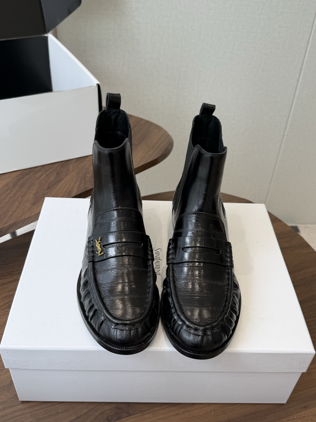 （⚠️官网同步✈️盒包装） YSL Yves Saint Laurent  (杨树林）大爆款情侣 樂福鞋小牛皮制造  平