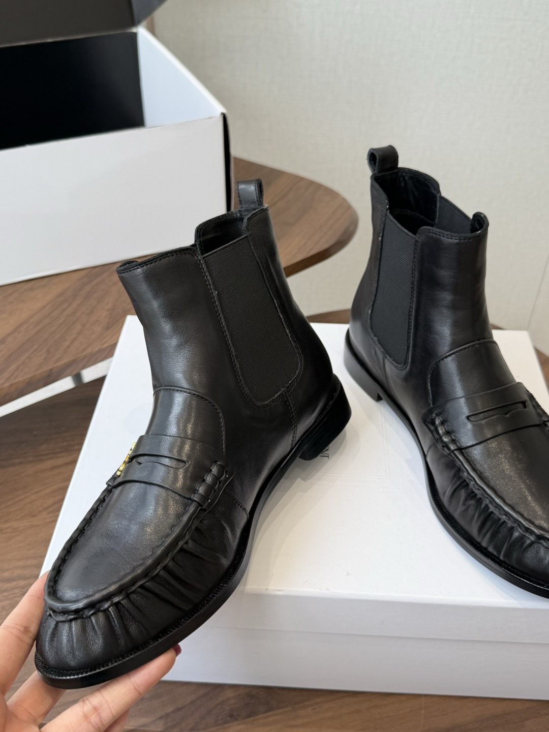 (⚠️官网同步✈️盒包装) YSL Yves Saint Laurent (杨树林)大爆款情侣 樂福鞋小牛皮制造 平 (⚠️官网同步✈️盒包装) YSL Yves Saint Laurent (杨树林)大爆款情侣 樂福鞋小牛皮制造 平