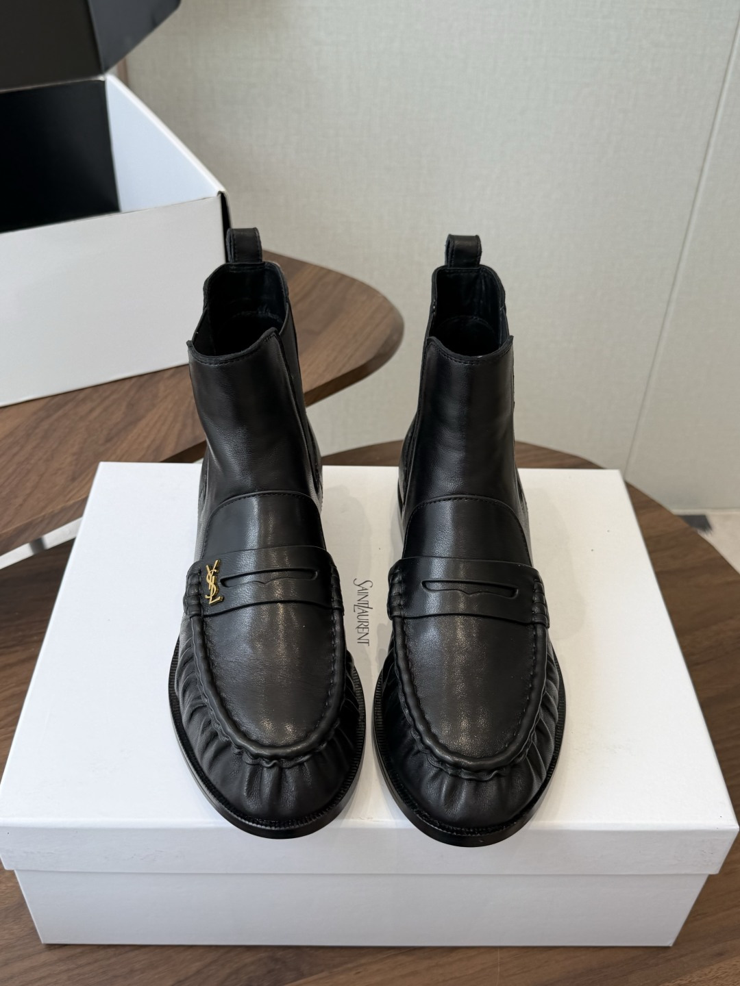 （⚠️官网同步✈️盒包装） YSL Yves Saint Laurent  (杨树林）大爆款情侣 樂福鞋小牛皮制造  平