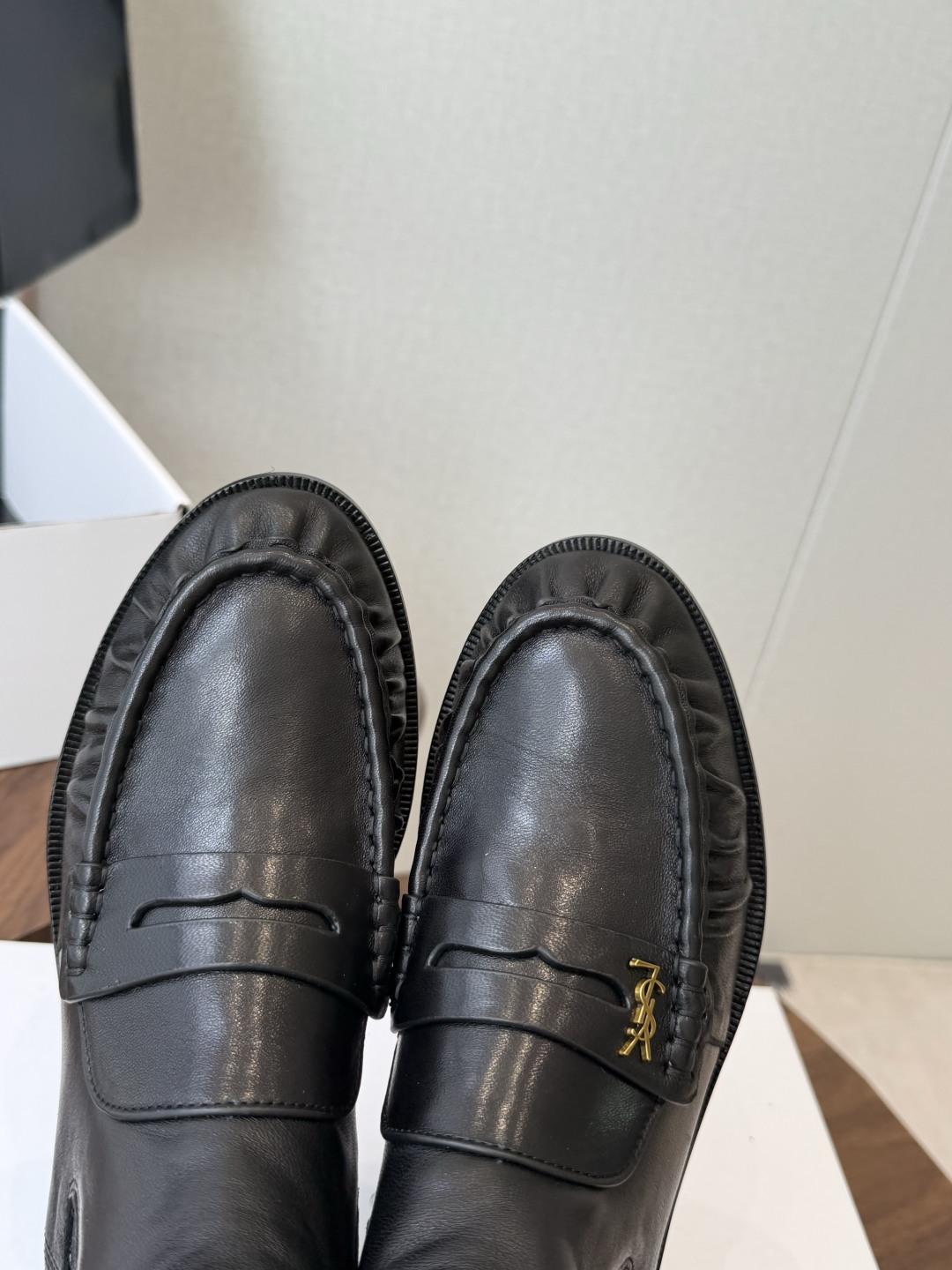 (⚠️官网同步✈️盒包装) YSL Yves Saint Laurent (杨树林)大爆款情侣 樂福鞋小牛皮制造 平 (⚠️官网同步✈️盒包装) YSL Yves Saint Laurent (杨树林)大爆款情侣 樂福鞋小牛皮制造 平